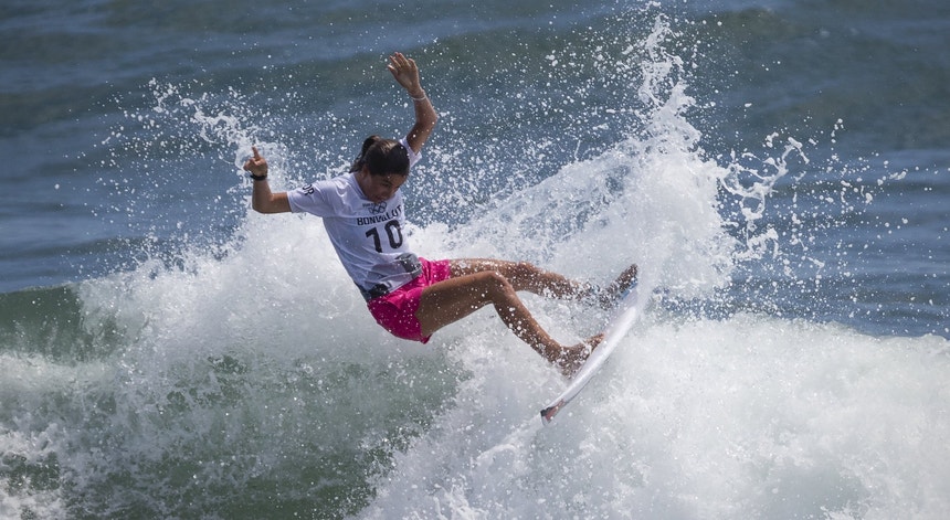 Duelo Empolgante: Francisca Veselko e Teresa Bonvalot Disputam as Meias-Finais na Costa de Caparica