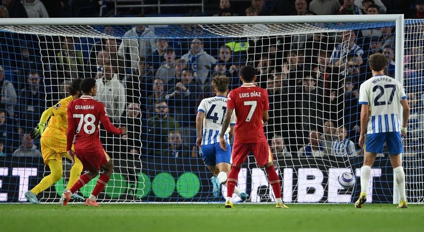 Brighton derrota o campeão Liverpool na emocionante penúltima jornada da Liga Inglesa