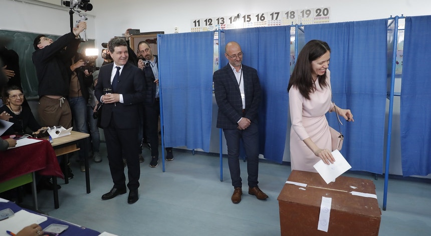 Eleições no Leste: Roménia Decide o seu Futuro nas Urnas