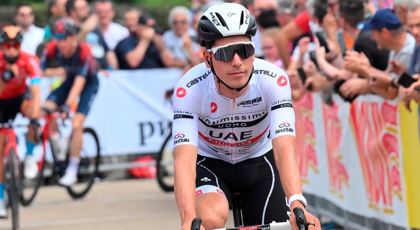 João Almeida brilha ao ser terceiro na terceira etapa e escala para o sétimo lugar na Volta à Romandia