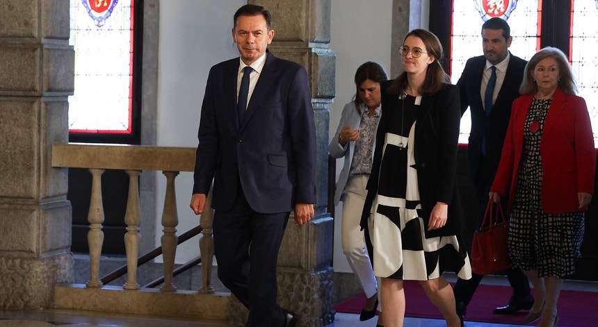Ministério Público solicita documentos adicionais a Montenegro e Pedro Nuno Santos