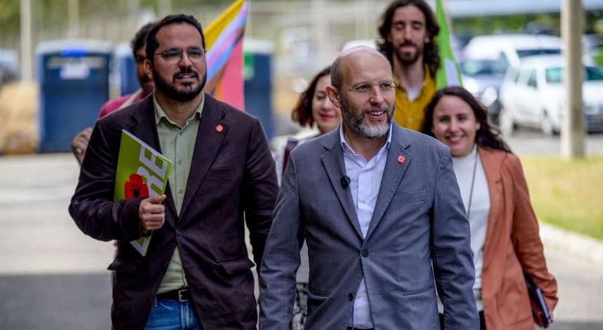 <p><strong>"Radicalização da direita em ascensão: um fenómeno que já marca a Europa"</strong></p>