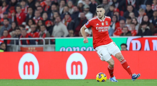 Benfica cede Jurásek ao Besiktas até ao término da época
