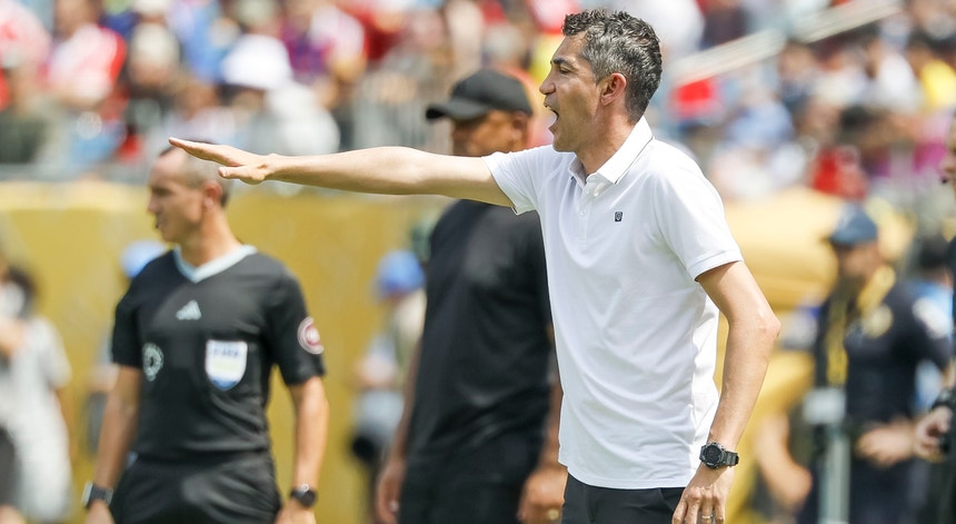 Campeonato Mundial de Clubes: Bruno Lage Expressa Total Satisfação com a Renovação de Otamendi