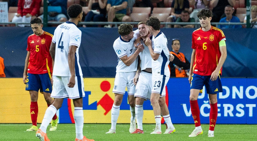 Países Baixos e Inglaterra chocam nas meias-finais do Europeu de Sub-21: Um duelo épico à vista!