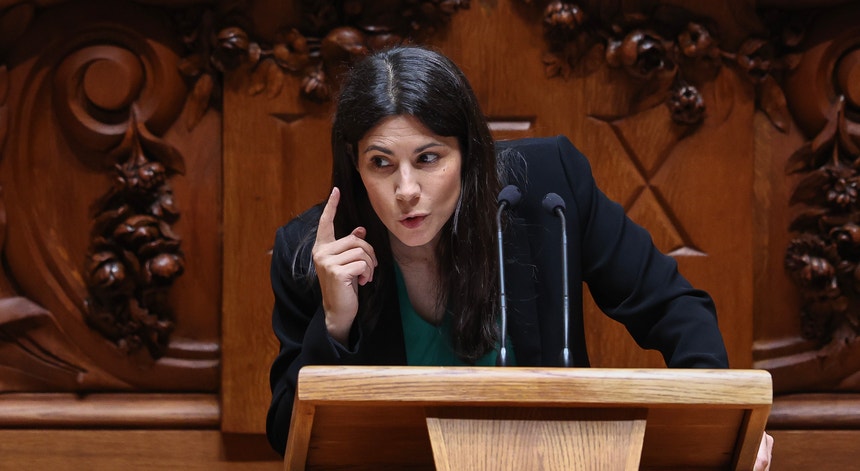 Líder do BE acusa Montenegro de 
